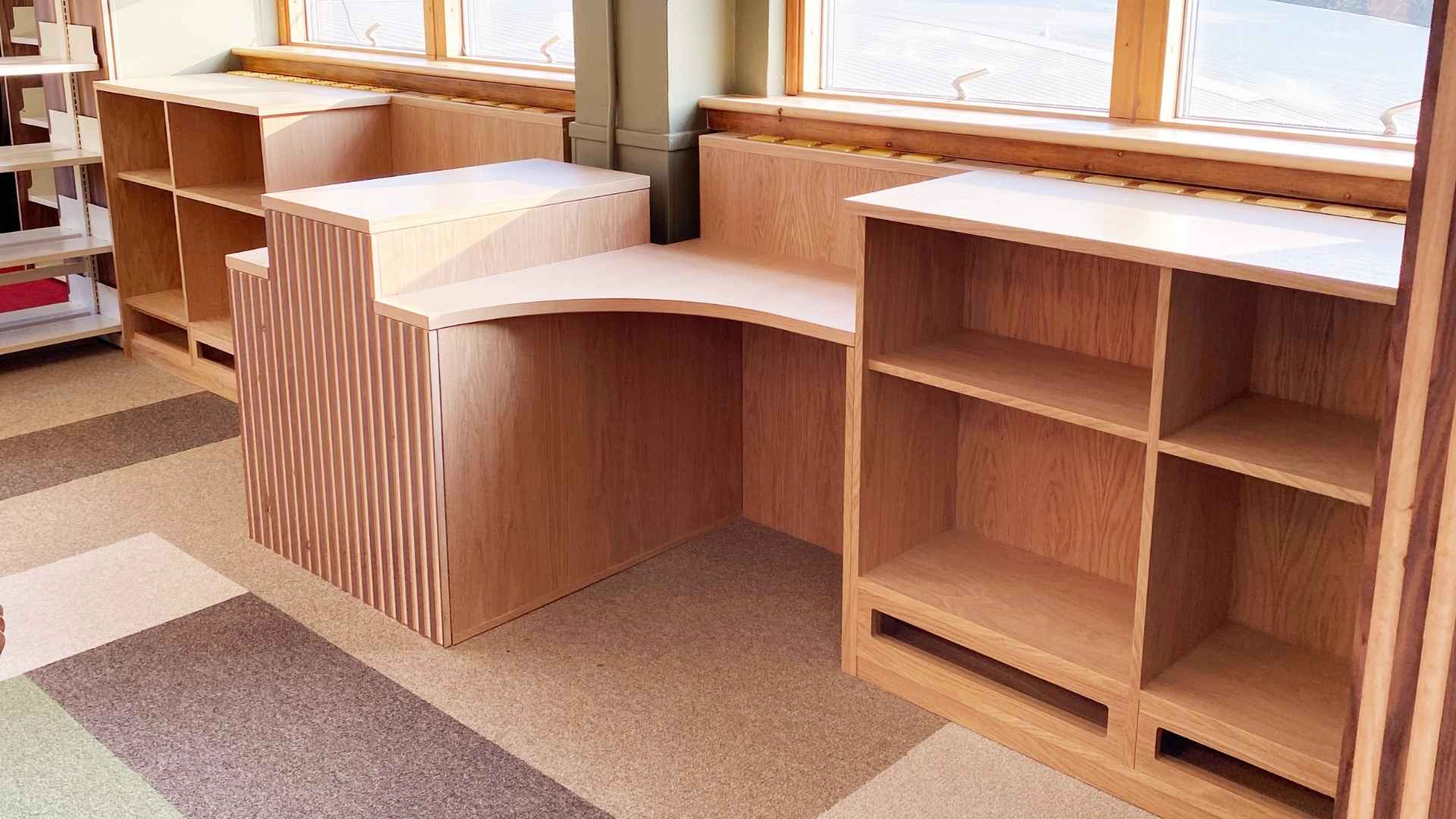 school bespoke desks and storage